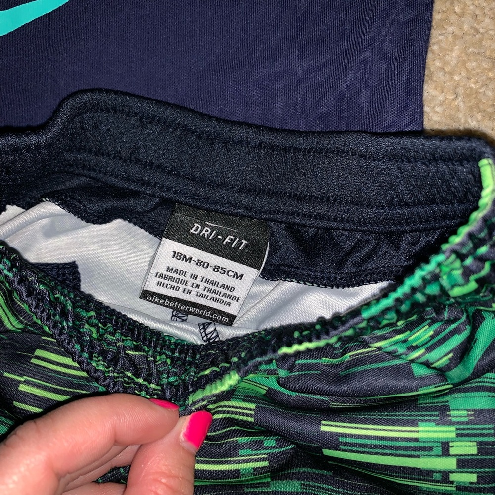 Toddler boys Nike outfit - Picture 3 of 4